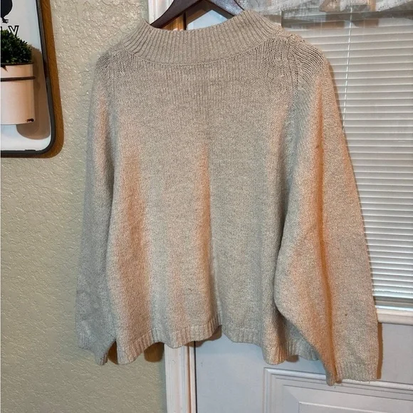 Old Navy Women's Sweater
- Size XXL - Picture 1 of 3